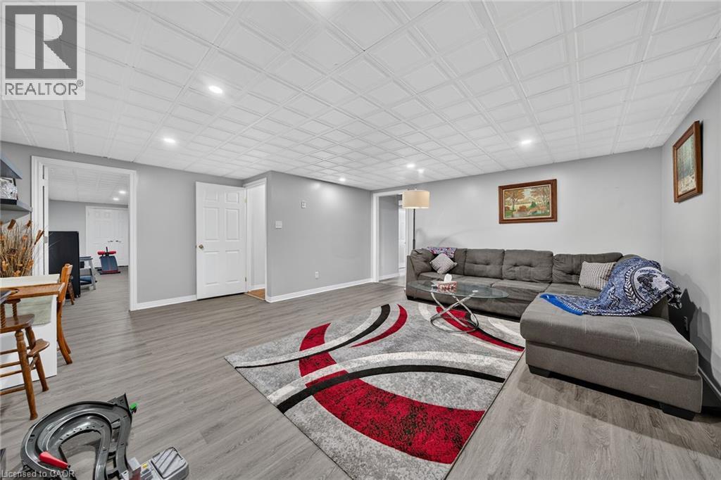 165 Doon Mills Drive, Kitchener, ON