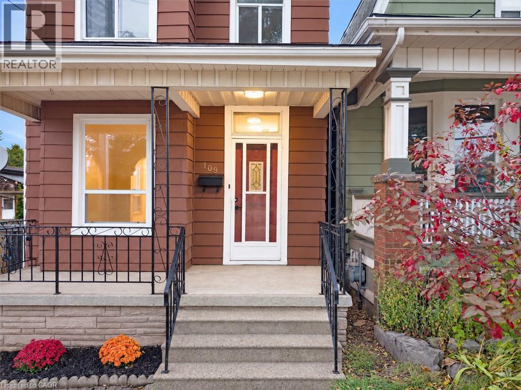 109 Macaulay Street E, Hamilton, ON