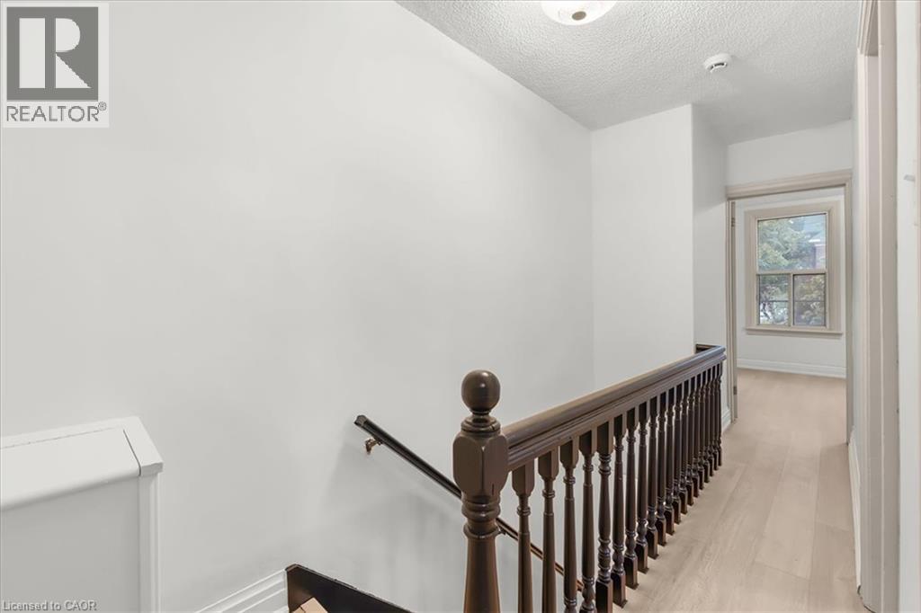 109 Macaulay Street E, Hamilton, ON
