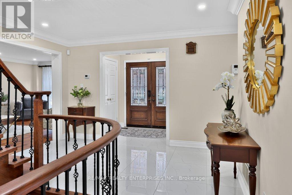 Impressionable Front Foyer, Open Views - 1634 Tipperary Court, Mississauga, ON