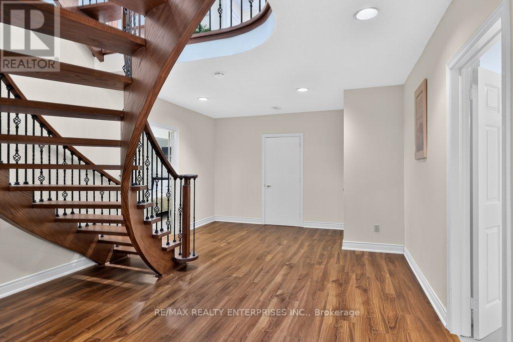 Lower Level Foyer - Perfect For An In-Law Suite! - 1634 Tipperary Court, Mississauga, ON