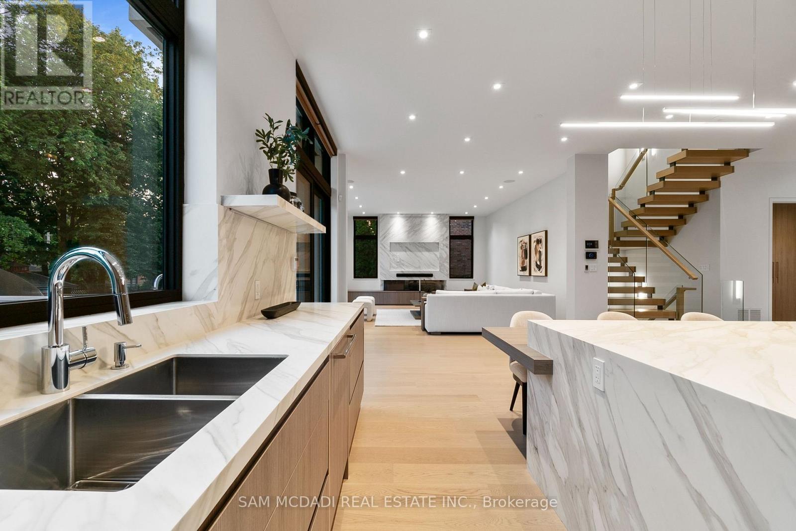 1222 Mississauga Road, Mississauga, ON