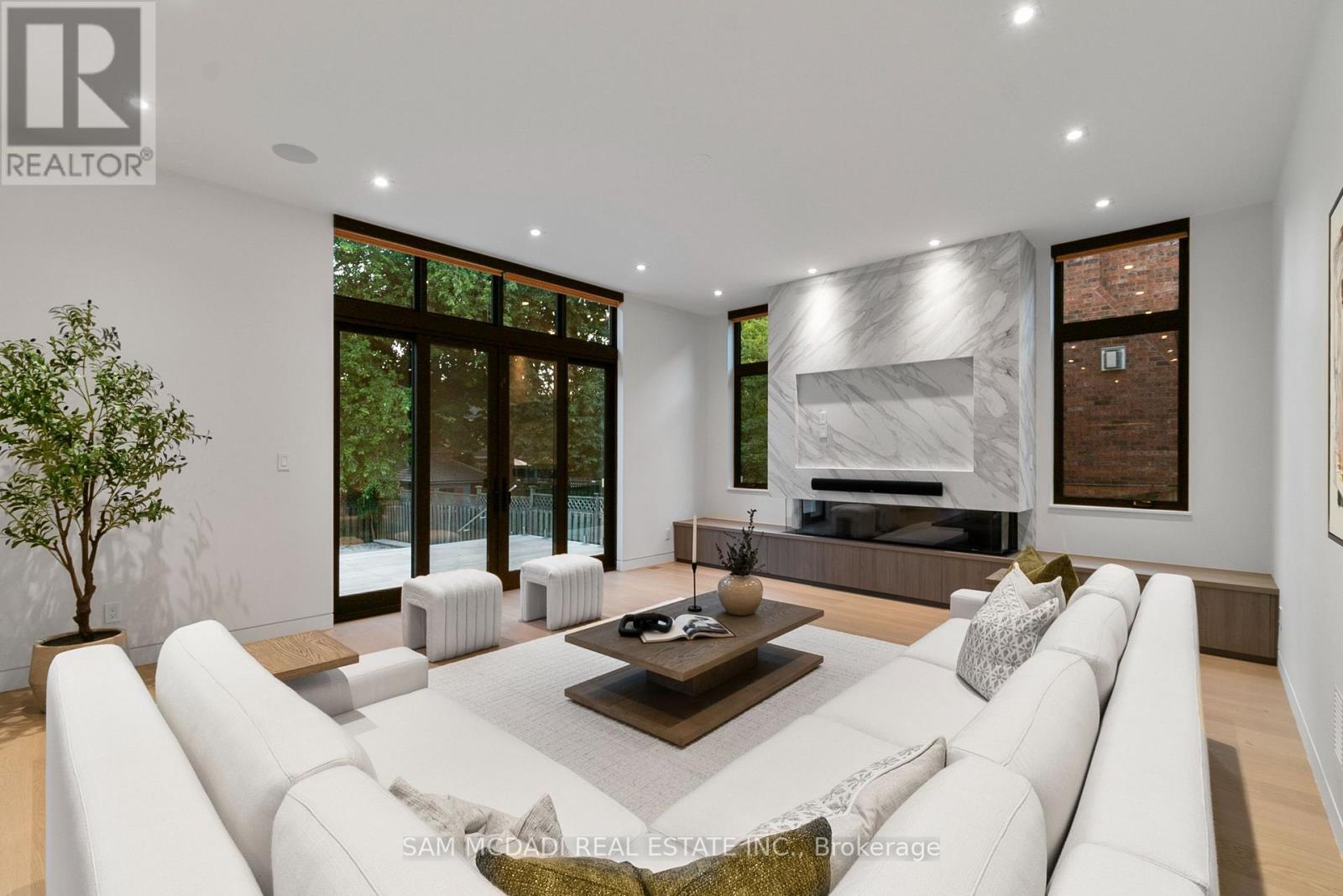 1222 Mississauga Road, Mississauga, ON