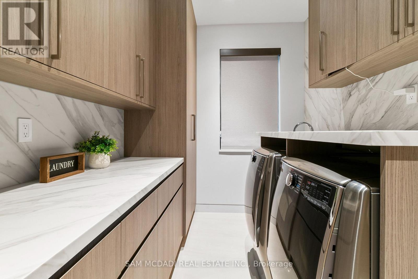 1222 Mississauga Road, Mississauga, ON