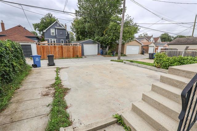 866 Banning St, Winnipeg, MB