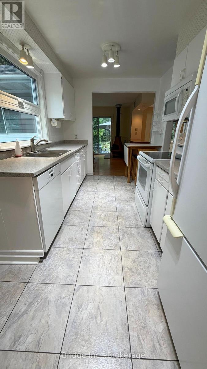 Kitchen - 434 Apple Lane, Mississauga, ON