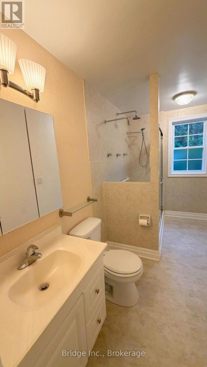 Main Bathroom - 434 Apple Lane, Mississauga, ON