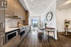 917 - 60 HONEYCRISP CRESCENT Vaughan, ON L4K 0N5
