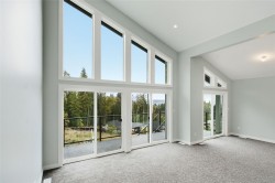 124 Ray Knight Dr Ladysmith, BC V9G 0B8
