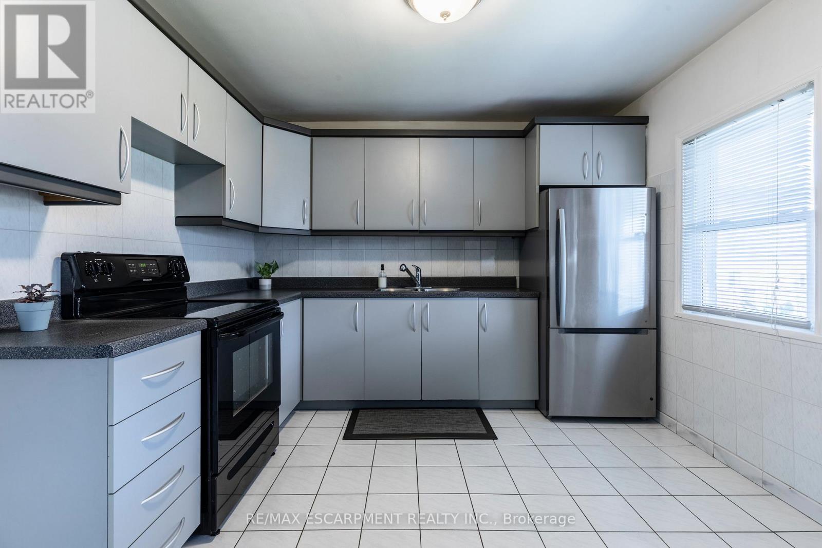 118 Julian Avenue, Hamilton, ON