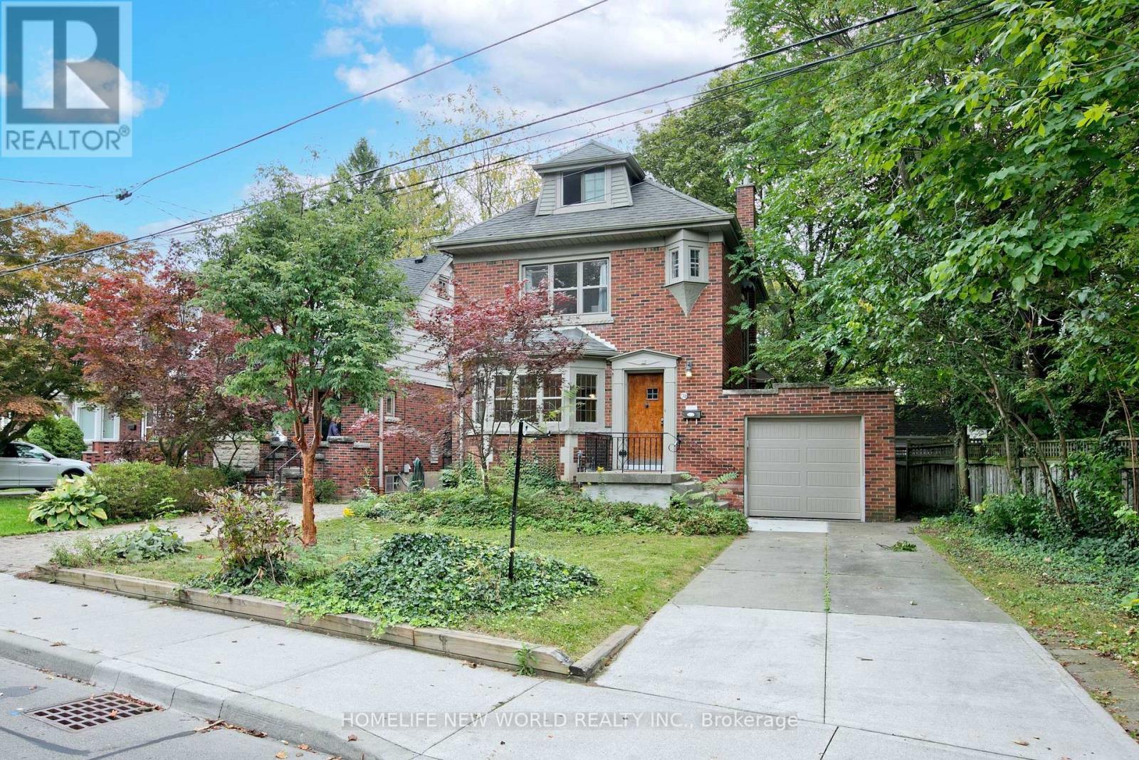 74 Haddon Avenue N, Hamilton, ON