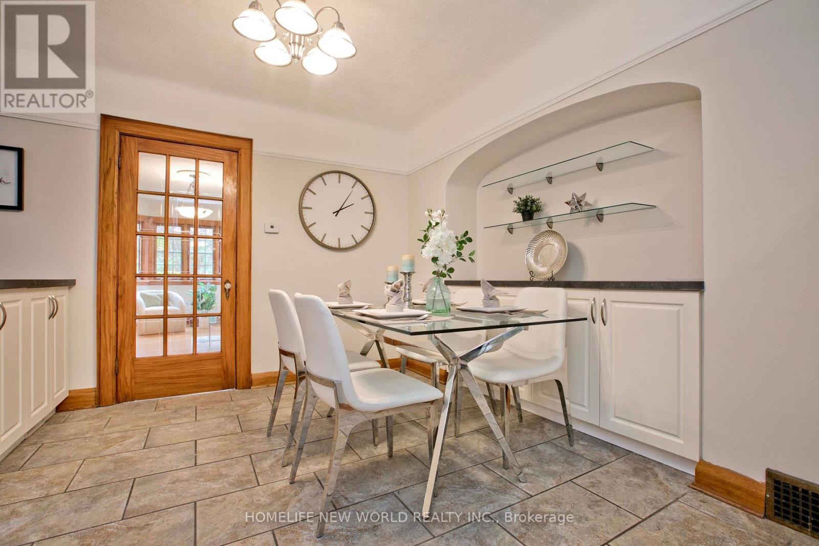 74 Haddon Avenue N, Hamilton, ON