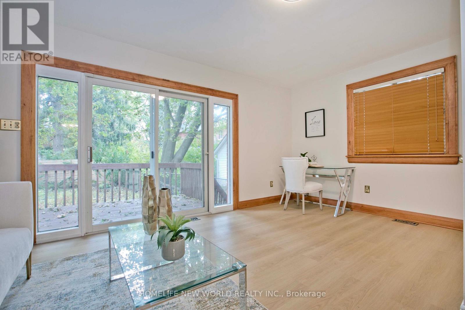 74 Haddon Avenue N, Hamilton, ON