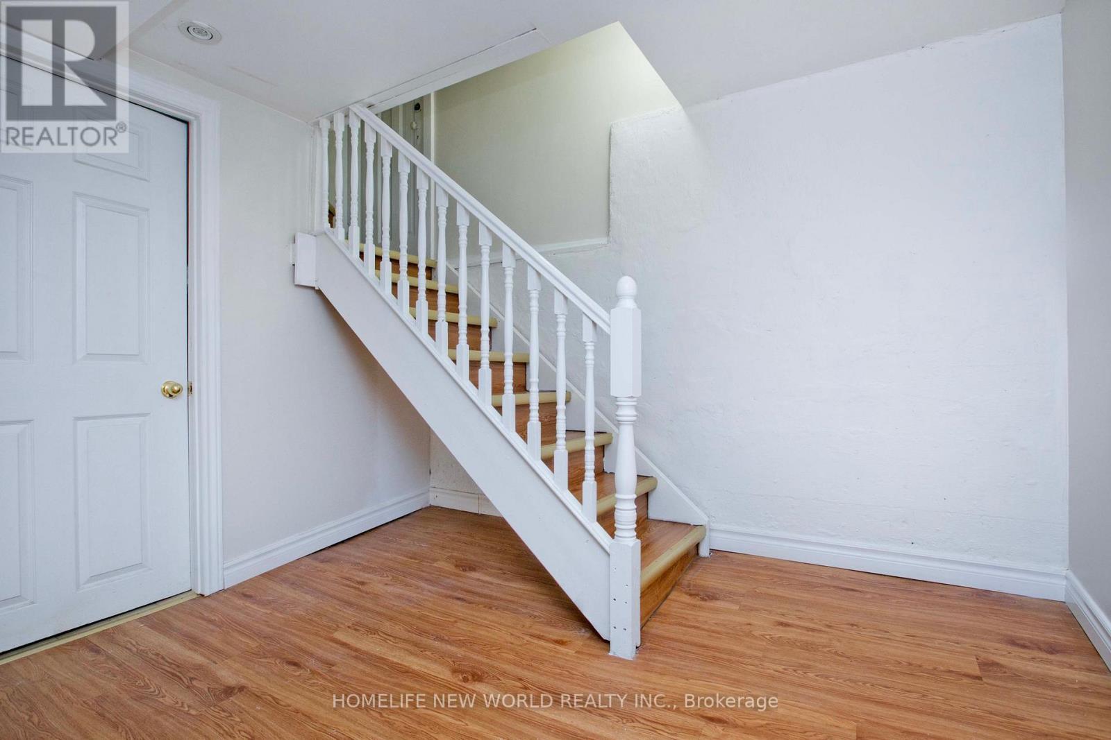 74 Haddon Avenue N, Hamilton, ON