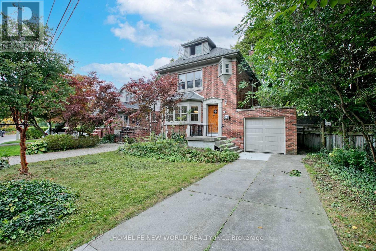 74 Haddon Avenue N, Hamilton, ON
