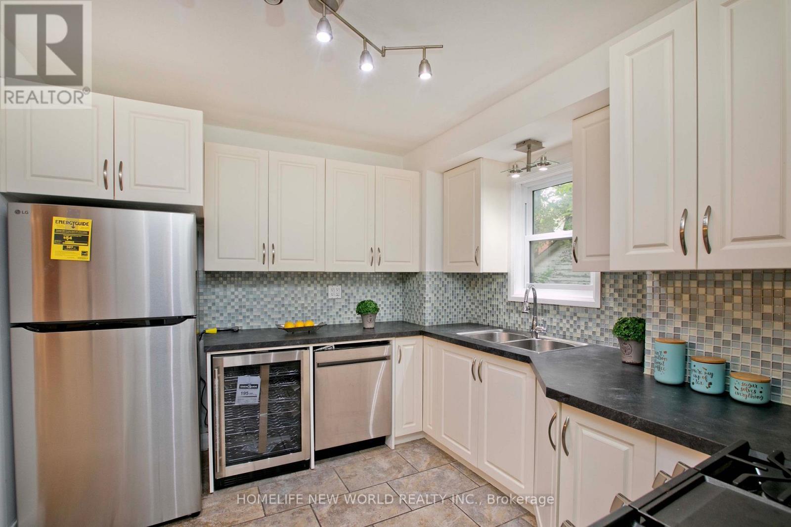 74 Haddon Avenue N, Hamilton, ON