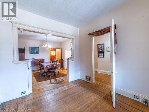 35 Sherman Avenue N, Hamilton, ON 