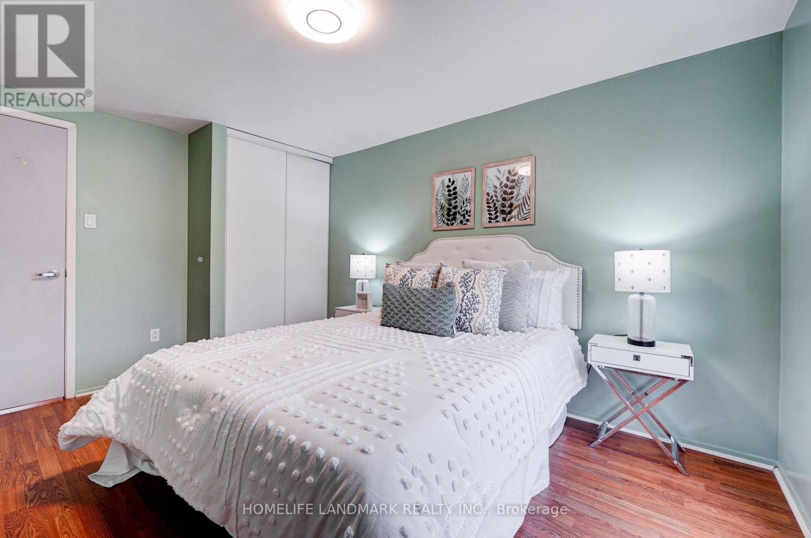 8 Rusty Crest Way, Toronto, ON