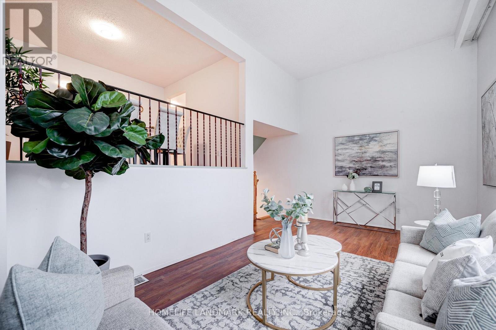 8 Rusty Crest Way, Toronto, ON