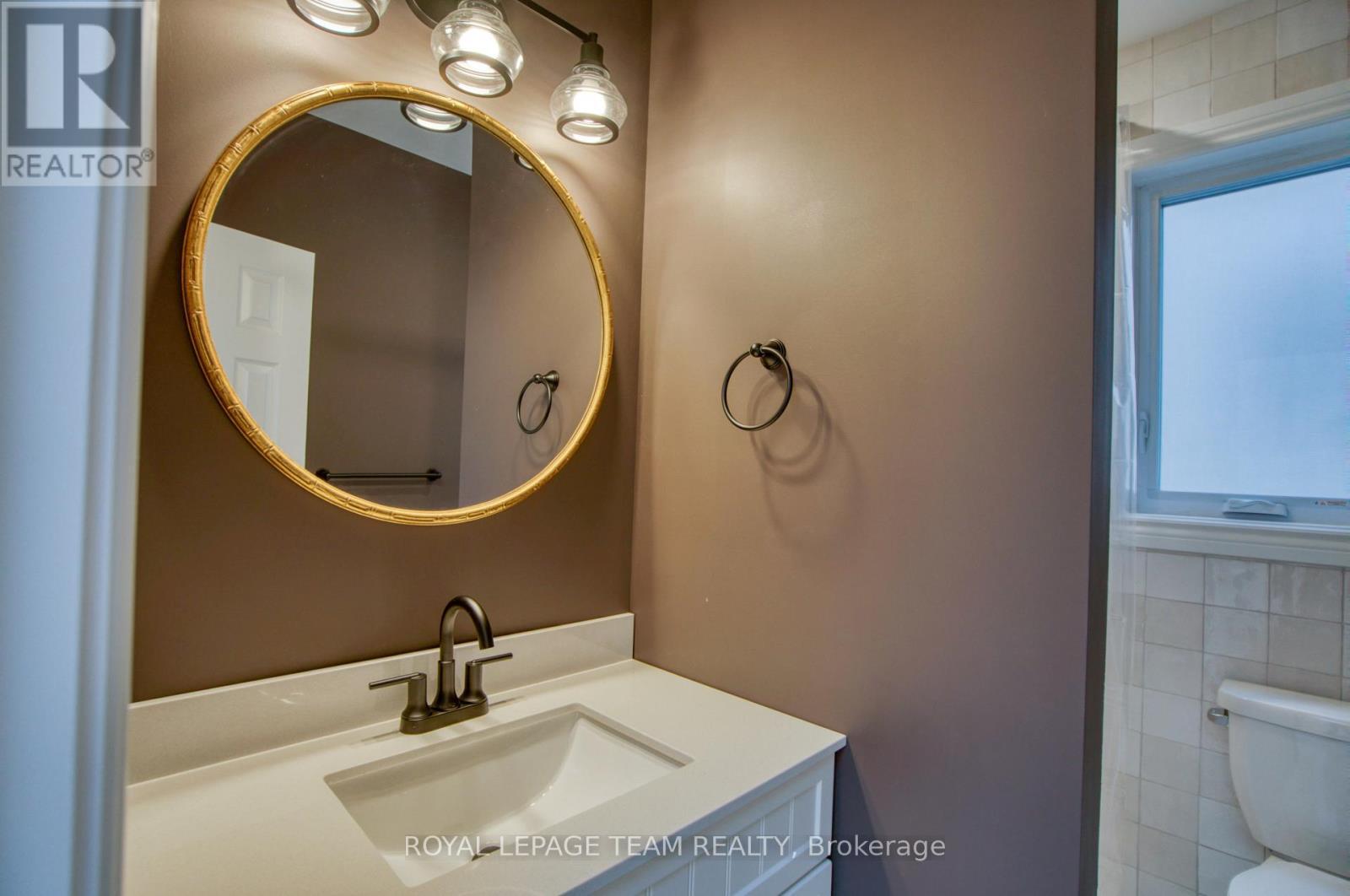 3 piece Bathroom - 2 - 238 Bruyere Street, Ottawa, ON