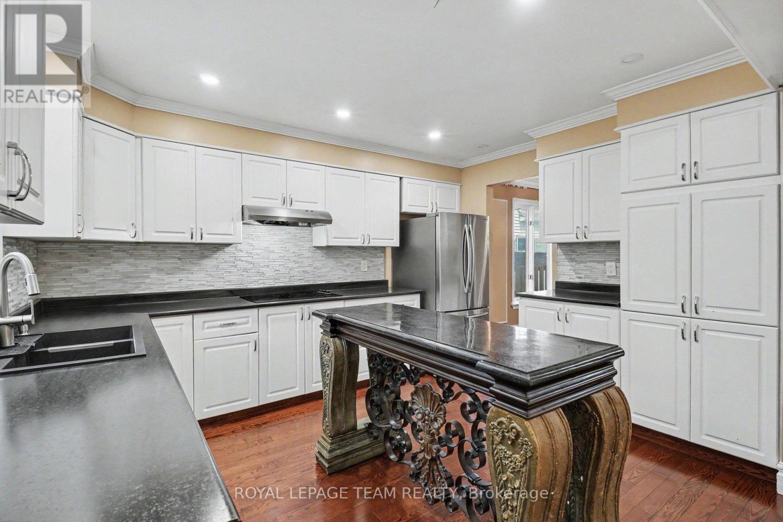 160 Sai Crescent, Ottawa, ON