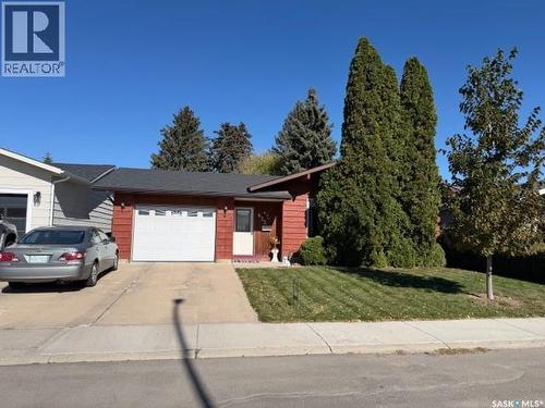 422 Manning Lane, Saskatoon, SK 