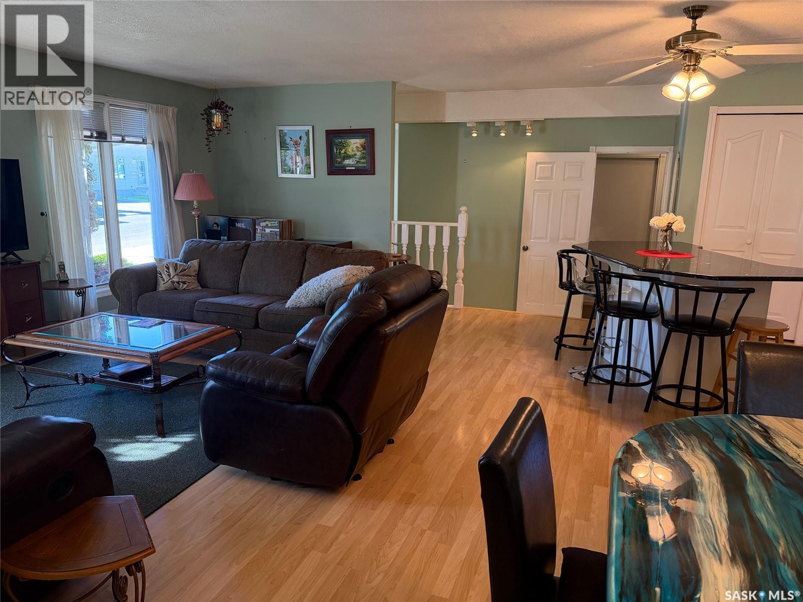422 Manning Lane, Saskatoon, SK