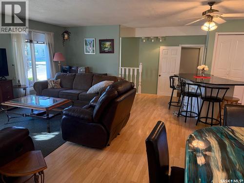 422 Manning Lane, Saskatoon, SK 