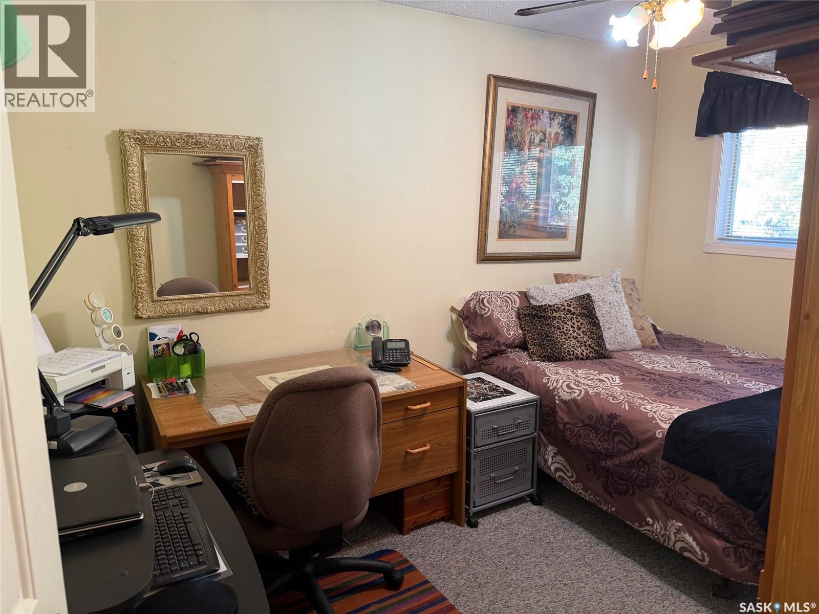 422 Manning Lane, Saskatoon, SK