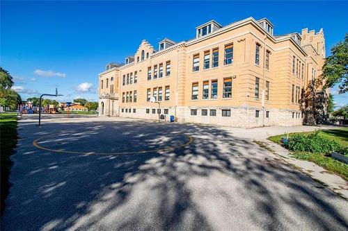 603 Clifton St, Winnipeg, MB 