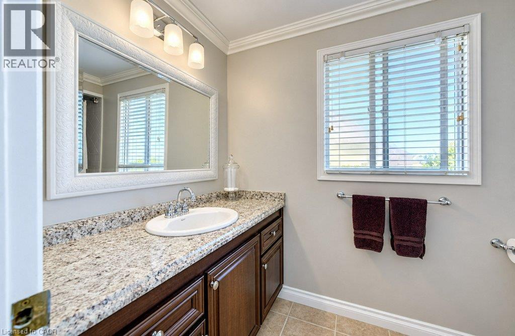 Main bath - 4 pc - 469 Westvale Drive, Waterloo, ON