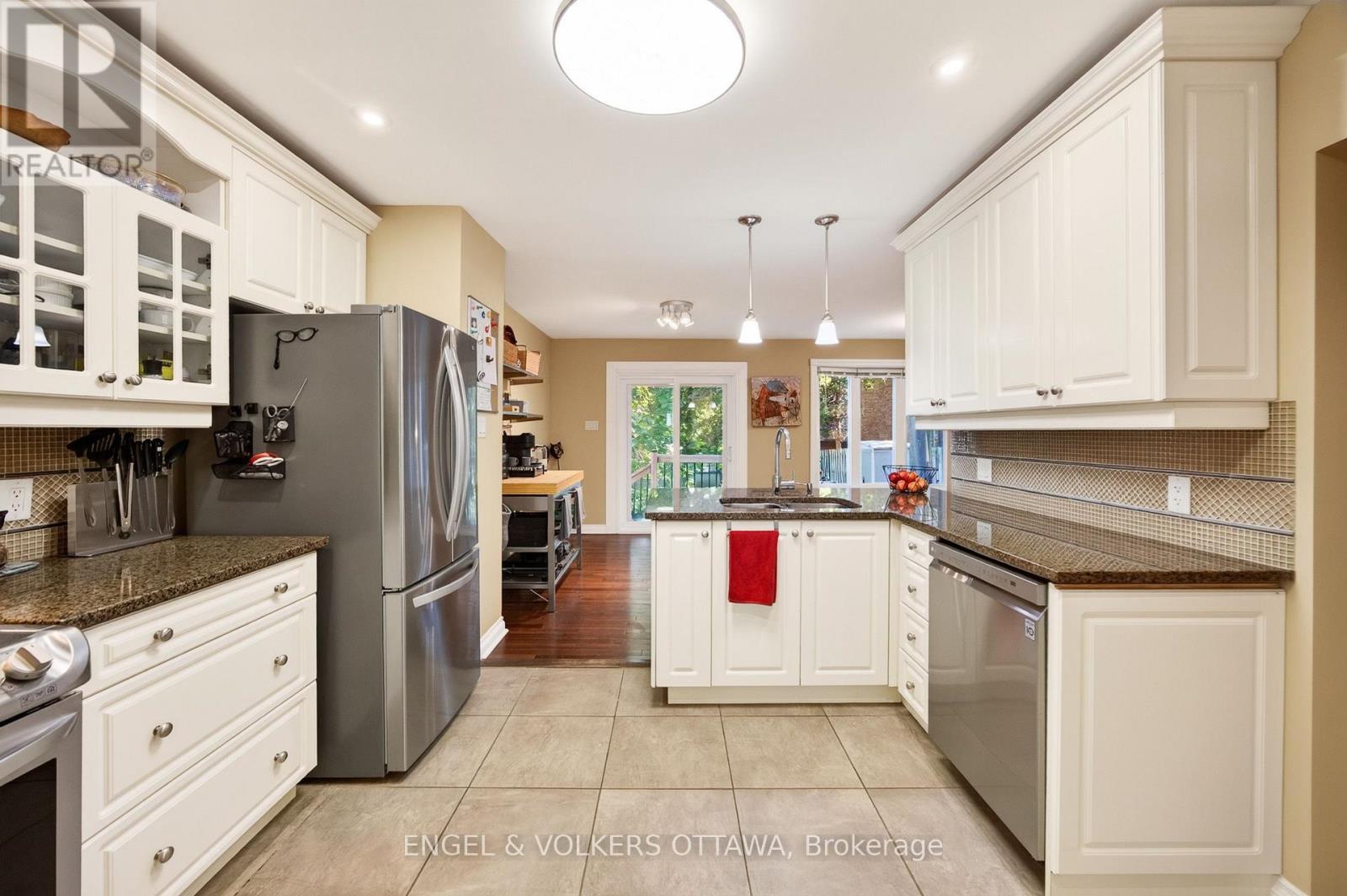 533 Hilson Avenue, Ottawa, ON