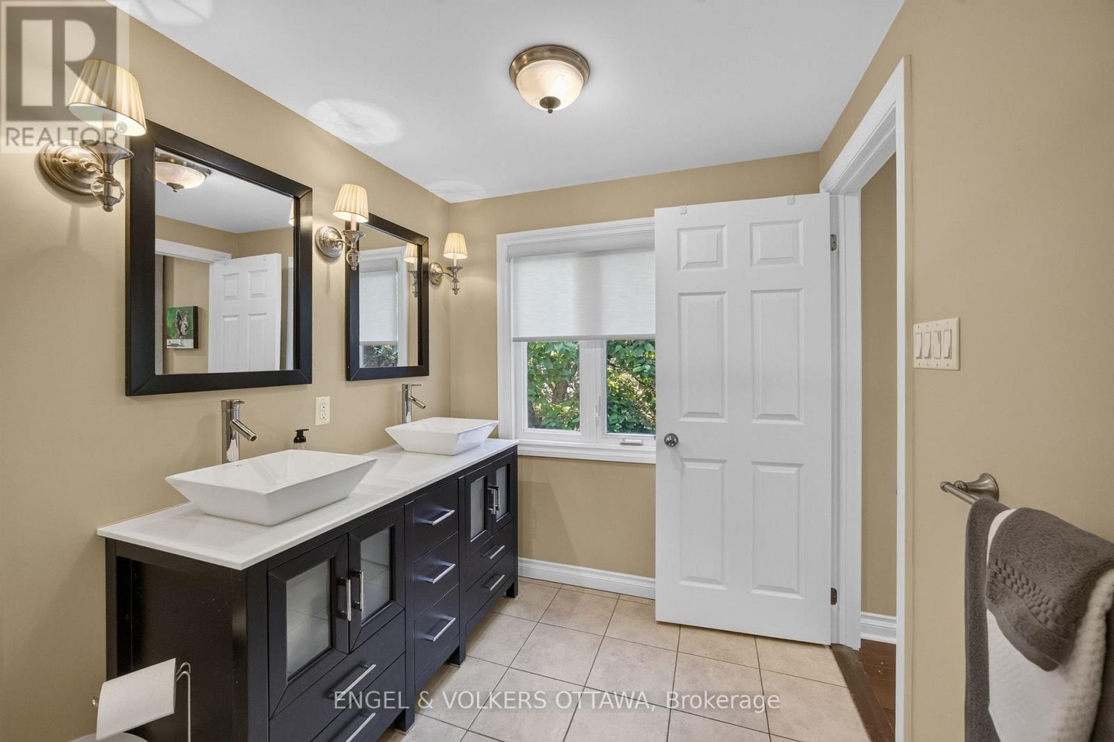 533 Hilson Avenue, Ottawa, ON