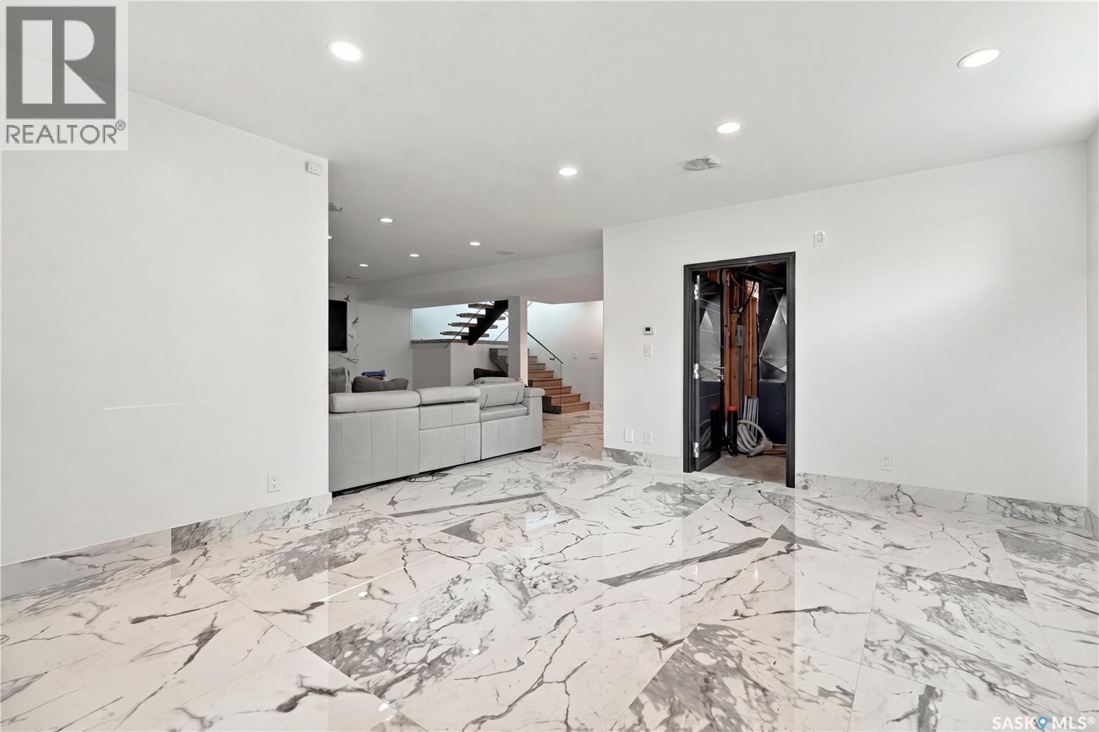 515 Pohorecky Lane, Saskatoon, SK