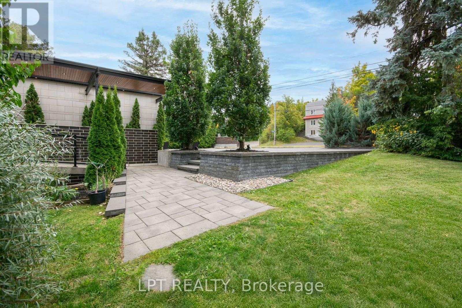 847 Walkley Road, Ottawa, ON