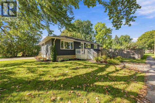 957 KENSINGTON BOULEVARD  Sarnia, ON N7S 1M9