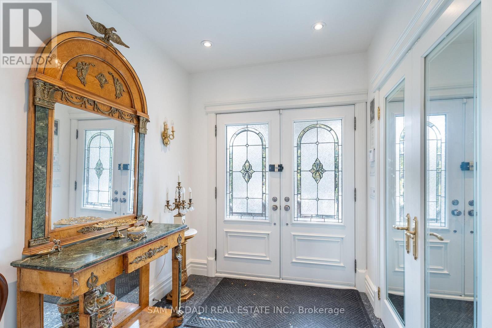 2221 Greenhurst Avenue, Mississauga, ON