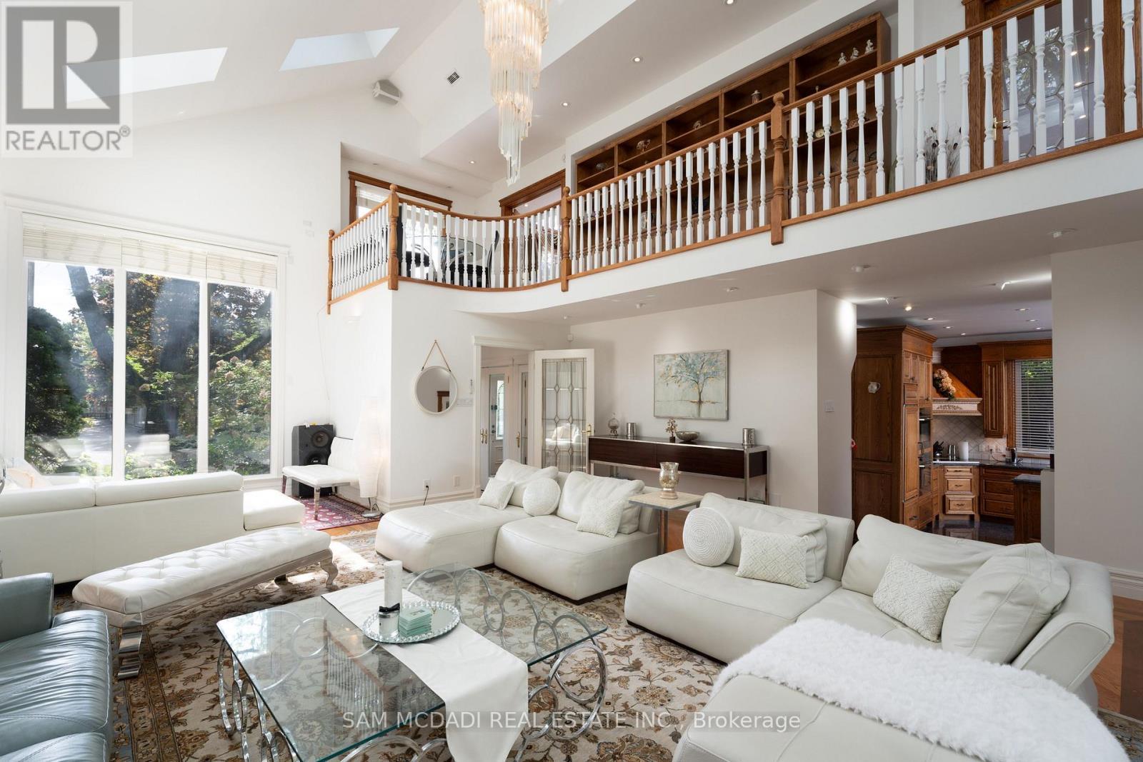 2221 Greenhurst Avenue, Mississauga, ON