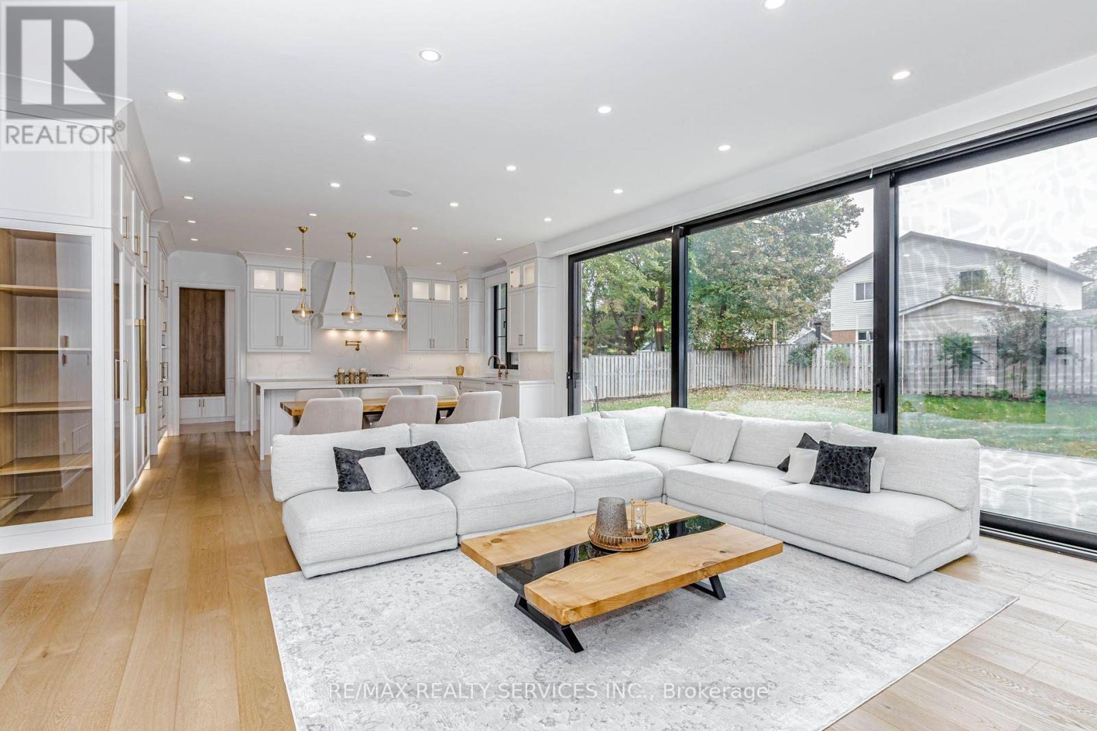 94 Vista Boulevard, Mississauga, ON