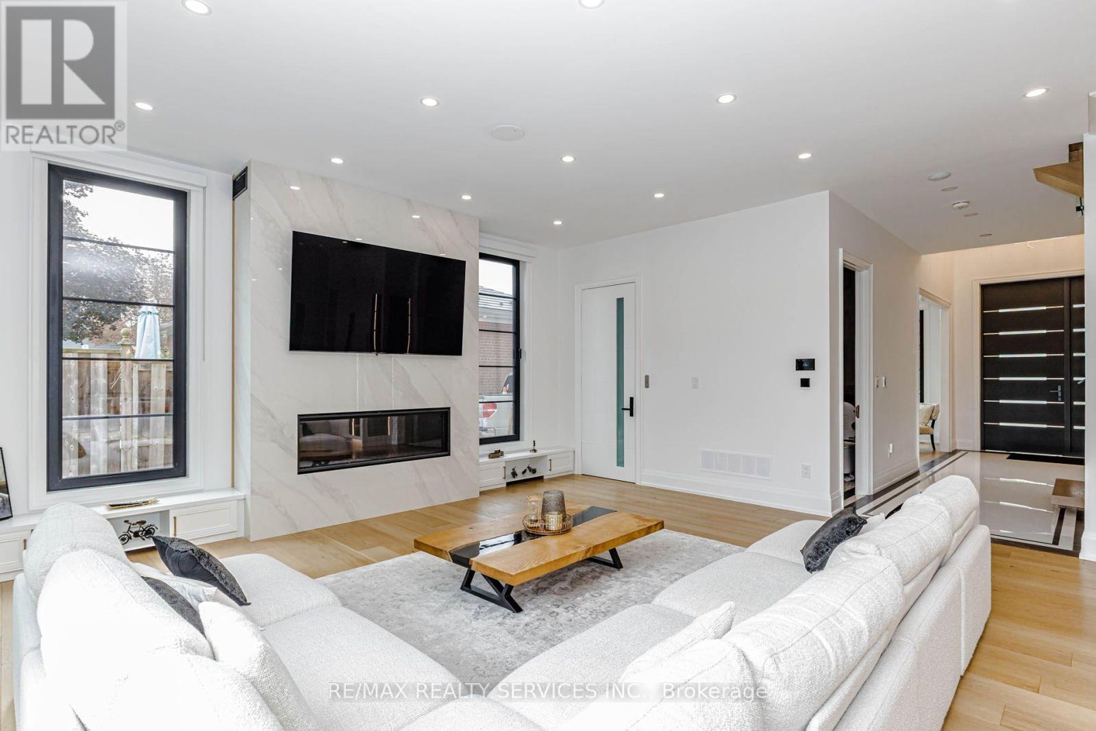 94 Vista Boulevard, Mississauga, ON