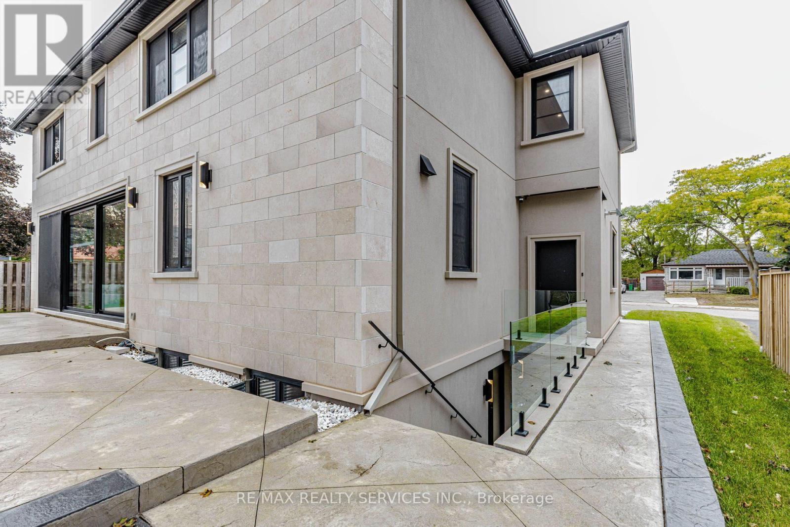94 Vista Boulevard, Mississauga, ON
