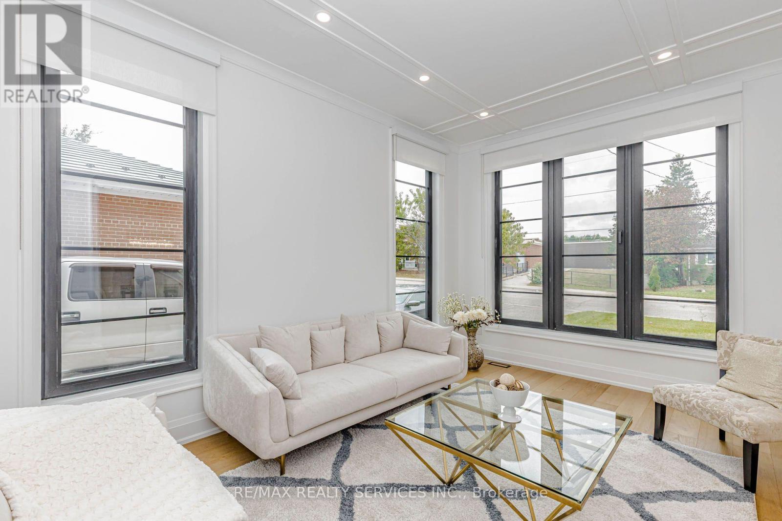94 Vista Boulevard, Mississauga, ON