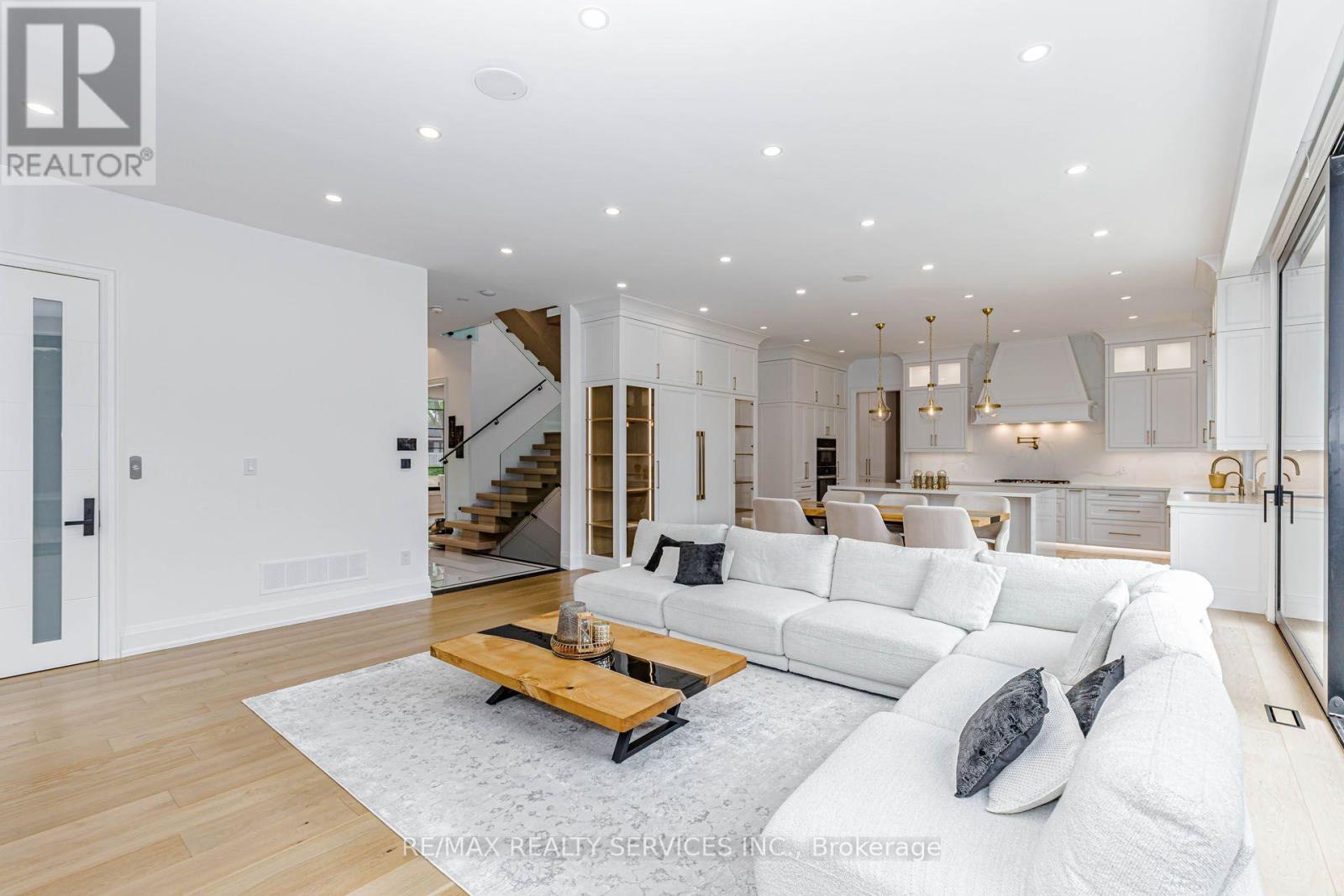94 Vista Boulevard, Mississauga, ON