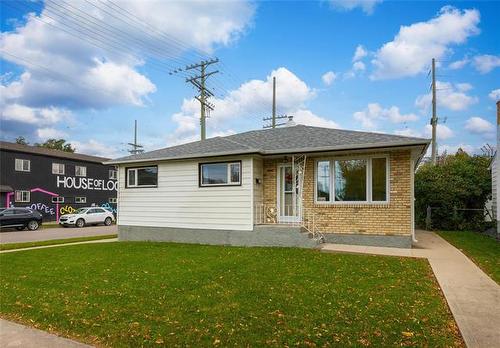 501 Chelsea AVE  Winnipeg, MB R2K 1A4