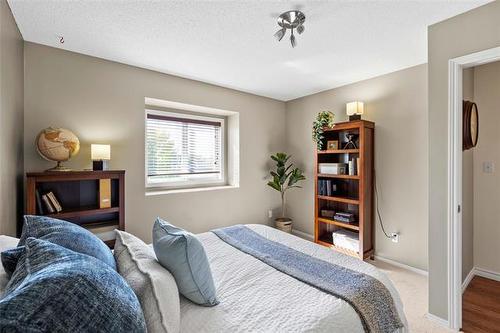 257 Glencairn Rd, Winnipeg, MB 