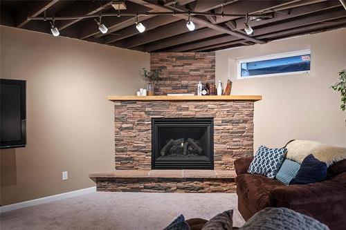 257 Glencairn Rd, Winnipeg, MB 
