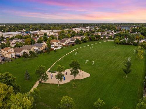 257 Glencairn Rd, Winnipeg, MB 