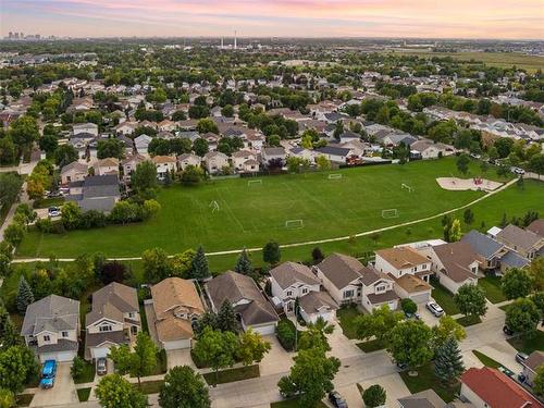 257 Glencairn Rd, Winnipeg, MB 