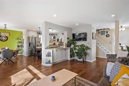 257 Glencairn Rd, Winnipeg, MB 