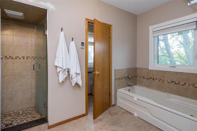 164 Hillmartin Dr, Winnipeg, MB